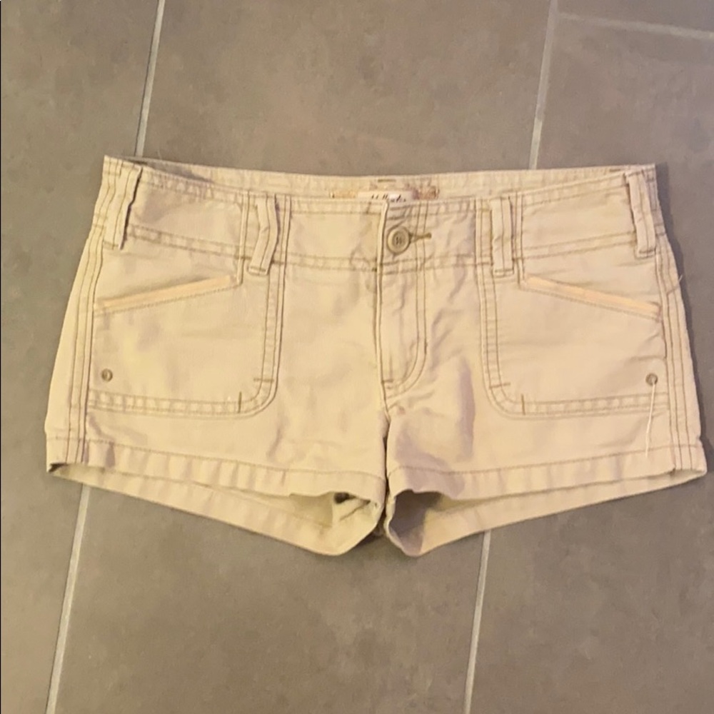 Tan hollister women’s shorts